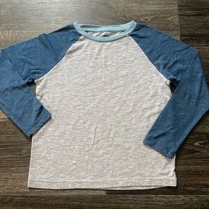 🚥3/$12🚥 Old Navy raglan tee.